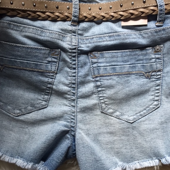 Shorts - Picture 6 of 10